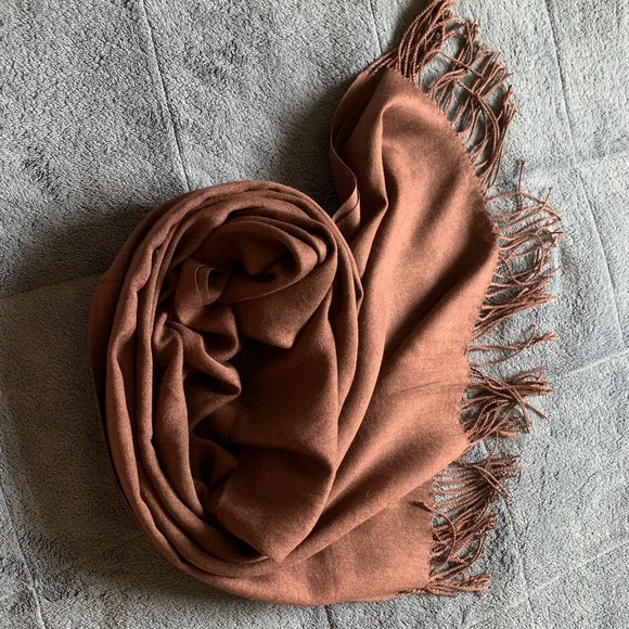 New brown scarf - Picture 3 of 3